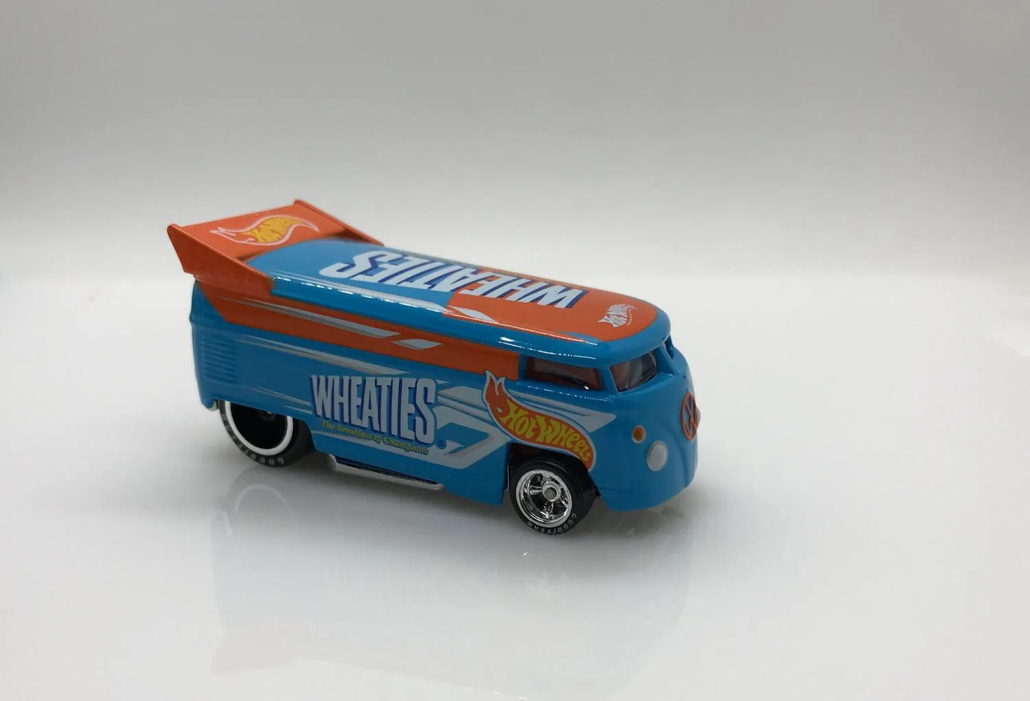 Hot Wheels Volkswagen Wheaties Bus (2004)