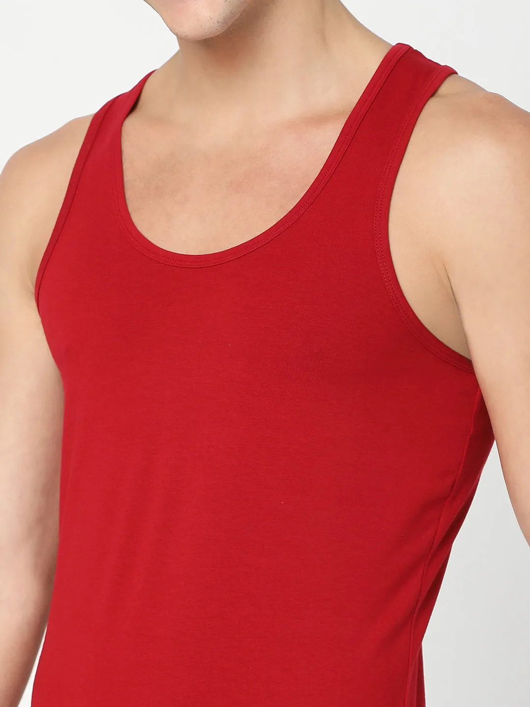 Men Premium Maroon Cotton Blend Regular Fit Vest - Underjeans By Spykar